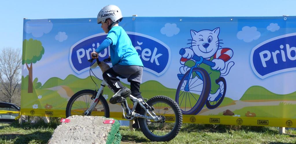 5. BRZDY: ROZHODČÍ Zárukou toho, že pravidla budou dodržována, jsou rozhodčí. V letošním roce se podařilo dát dohromady základní tým proškolených rozhodčích, kteří zajišťovali soutěže během sezony.