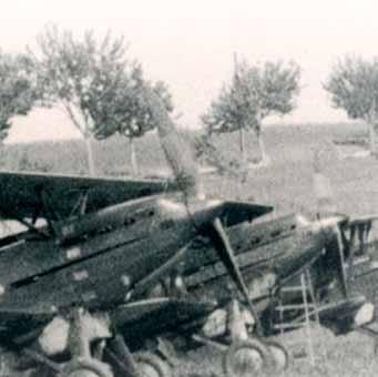 peruť (lehká bombardovací) Měnín letka 75 Ab-101 letka 76 Ab-101 letka 77 Ab-101 V/3 peruť (stíhací)