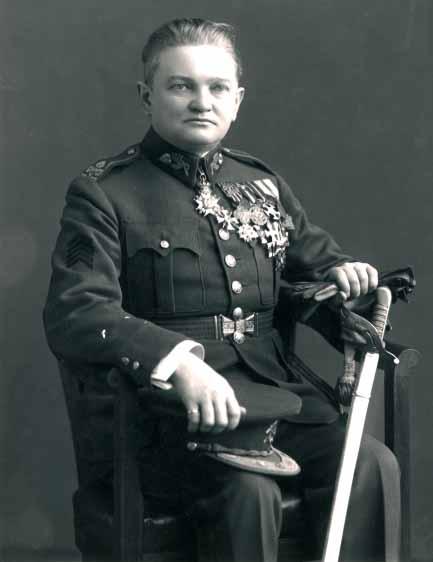 Soumrak evropské bezpečnosti Plakát z období 30. let, jenž zval k prohlídce expozic Památníku osvobození Generál Rudolf Medek na snímku ze 3. února 1932. Od 29. října 1929 řídil Památník osvobození.