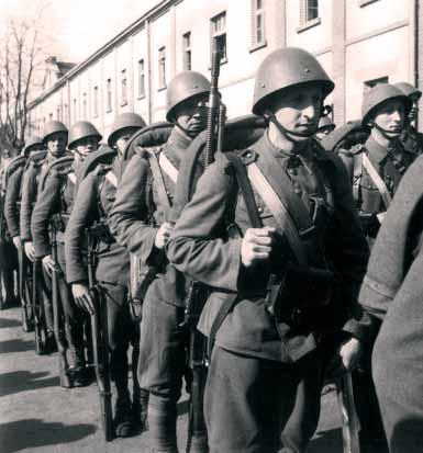 Těsná pouta strategického obklíčení Do čela OKW nastoupil vůdci oddaný generál Wilhelm Keitel.