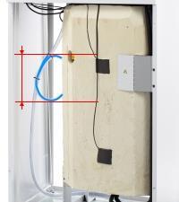 Pro odpad kondenzátu doporučujeme gravitační sifon, viz obrázek (při použití pračkového sifonu je nutné vyjmout pružinu).