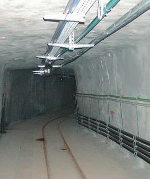 projektů. Jako příklad takové spolupráce může sloužit spolupráce se sdružením CESNET a sítě KIVS (komunikační infrastruktura veřejné správy).