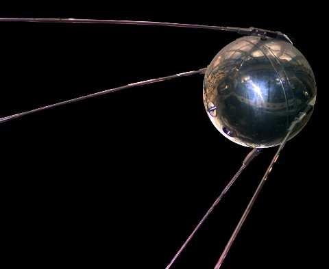 První družice na oběžné dráze Sovětská družice SPUTNIK 1 byla vypuštěna 4. října 1957.