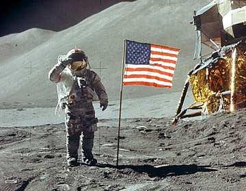 Cesta na Měsíc Posádku Apolla 11 tvořili Neil Armstrong, Buzz