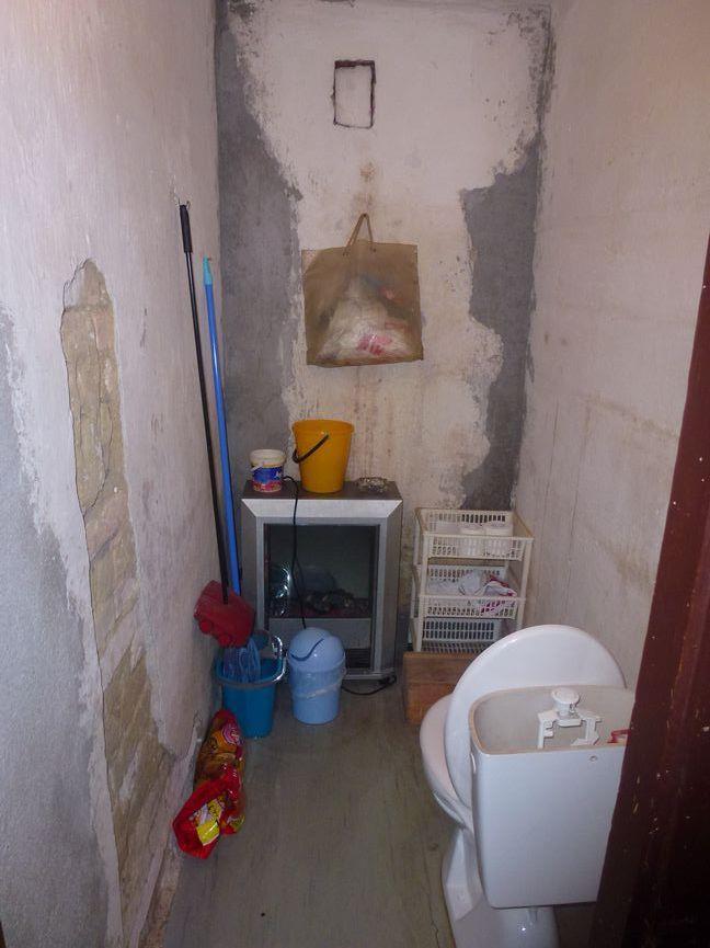 WC přístupné z chodby,