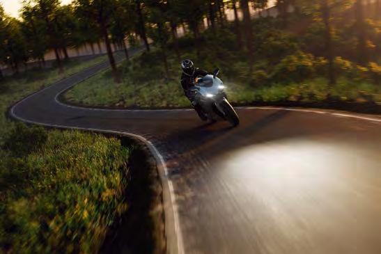 OSRAM světo pro motocyky X-RACER ORIGINAL LINE 12V Nejůežitější výhoy X-RACER technoogie zabezpečující oonost vůči vibracím morobíé světo s xenonovým vzheem tepota chromatičnosti až 4 200 K 1) až o
