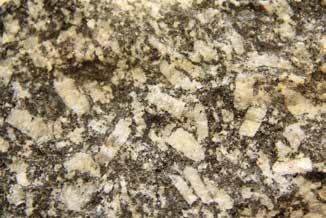 Lokalita Hrádek Leží v třebíčském plutonu, ve východní části moldanubika, starém 340 milionů let. Typickou horninou je zde durbachit (druh granitu s unikátním složením i vlastnostmi).