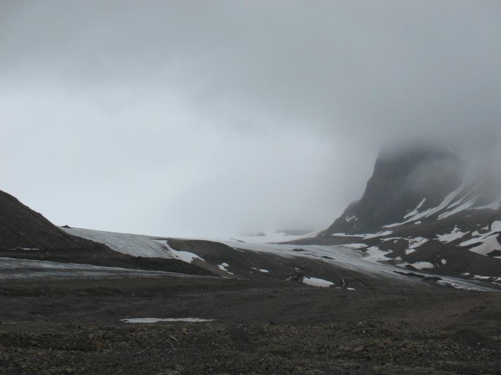 KLIMATOLOGIE - GLACIOLOGIE Zápis do meteorologického deníku Mezi další povinnosti studentů patří pravidelná pozorování počasí a záznam naměřených údajů do meteorologického deníku.