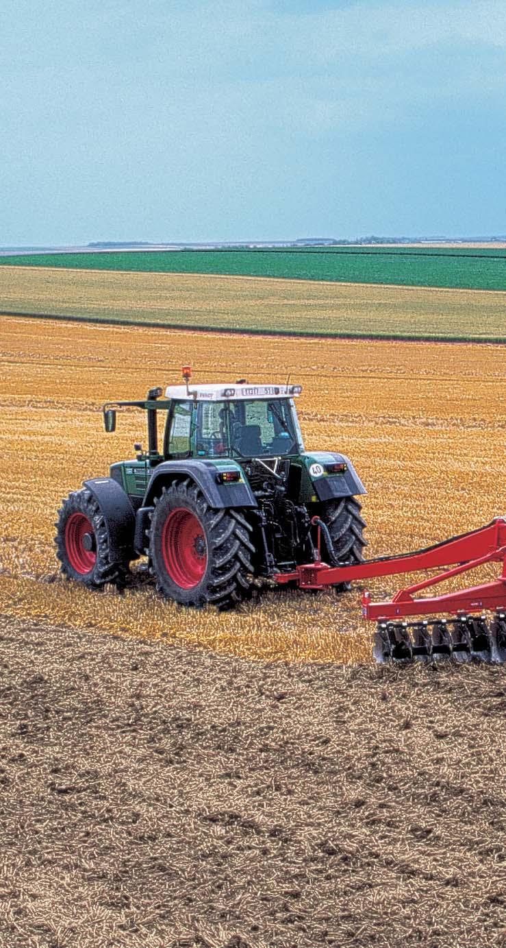 DISCOVER Nová generace diskov ch bran KUHN s robustním centrálním rámem. Stroje znaãky KUHN aktivnû pfiispívají ke zvy ování produktivity a konkurenceschopnosti farem po celém svûtû.