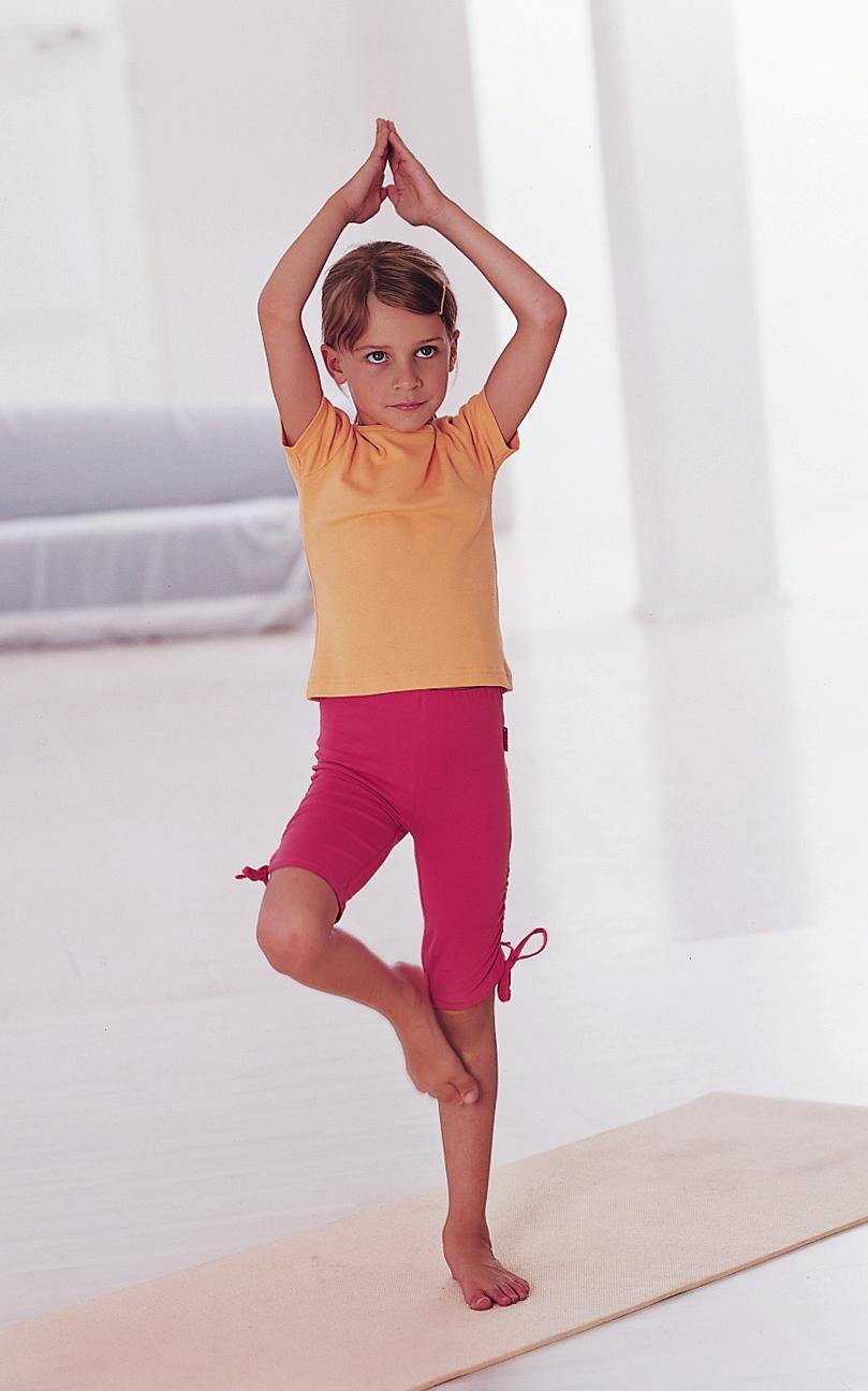 Jóga pro děti jinak než pro dospělé Rytmus cvičení vhodný pro děti Dalším podstatným rozdílem mezi cvičením dospělých a dětí je délka trvání jednotlivých pozic.
