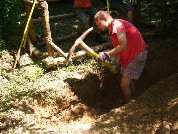 19. táborový den Večer bylo ještě poslední klání válečníků, ve skupině králů jsem bez porážky vyhrál já, v druhé skupině přežil Jelena v třídě otroků Opice.