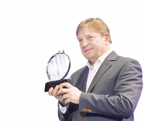 PROSTĚJOV Šestašedesátiletý Pavel Koutný, jednatel a spolumajitel oděvní firmy Koutný, se stal jedenáctým držitelem krajského titulu EY Podnikatel roku Olomouckého kraje (čtěte na straně 29 dnešního