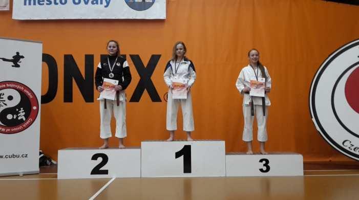 KARATE KLUB KADAŇ a KLÁŠTEREC nad OHŘÍ Dne 11. 2. 2017 se konal v Praze Národní pohár JKA seniorů a dorostenců a České národní lize žáků.