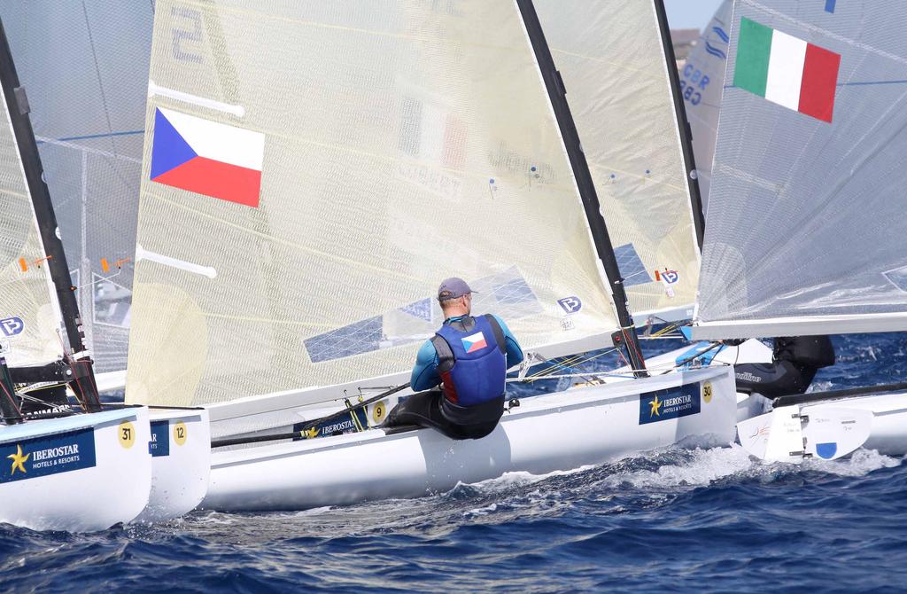 Jachting Olympijský sport s dlouhou historií a tradicí, který je v ČR populární, i když