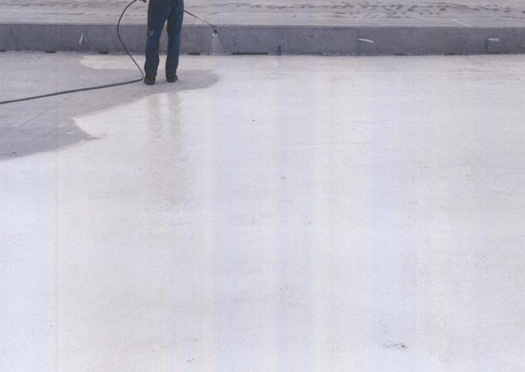 Společnost Honter nabízí špičkové stříkané, pěnové, izolační materiály, ale také hydroizolační a ochranné nátěry vhodné pro celou řadu povrchů a uplatnění doslova od základů po střechu, včetně