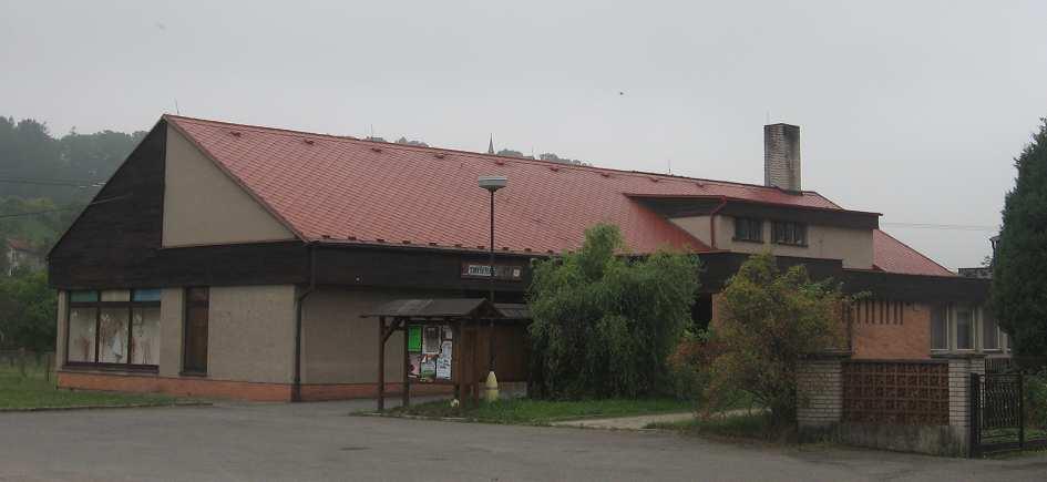 Otevírací doba obchodu byla od začátku ledna až do konce července: pondělí a středa 7.00-11.00 hod. a 14.00-16.00 hod., úterý 7.00-10.00 hod., čtvrtek 7.00-11.00 hod. a 14.00-15.