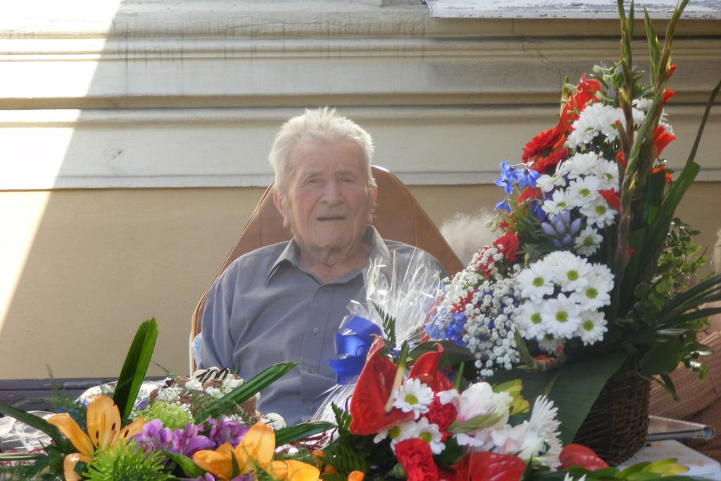 V měsíci září oslaví významné životní jubileum tito naši spoluobčané: 60. let 65. let Jarmila Bížová Antonín Malý Irena Vacková Věra Záveská 70.