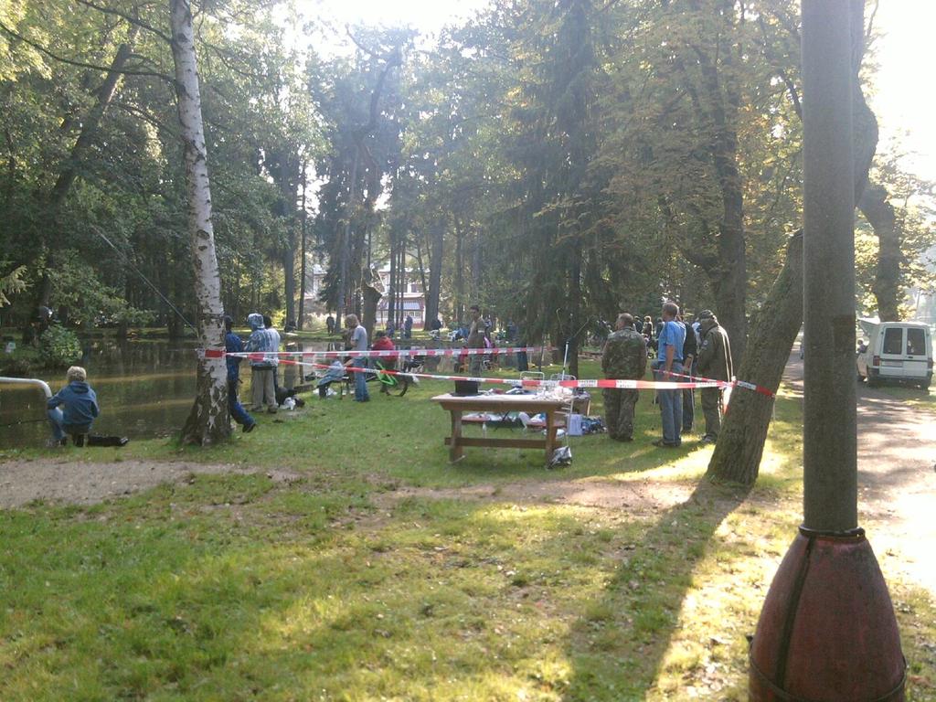 Český rybářský svaz Libochovice pořádal v neděli 21.8.2011 tradiční dětské rybářské závody na lázeňském rybníce. Výsledky: 1.místo 2.místo 3.místo 4.místo 5.