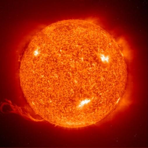Helium název z řeckého helios Slunce objeveno ve spektru Slunce výskyt: druhý nejrozšířenější