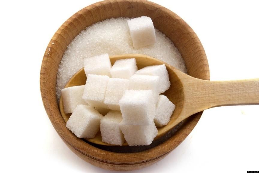 DISACHARIDY Sacharóza: štěpení v trávicím traktu na glukózu a fruktózu nejběžnější cukr v naší stravě Maltóza: sladový cukr vzniká hydrolýzou škrobu při klíčení