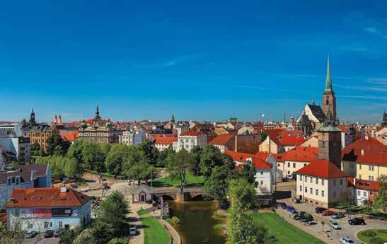 PRO SKUPINY NABÍZÍME: Prohlídky historického centra města Návštěvníci uvidí náměstí Republiky s gotickou katedrálou sv.