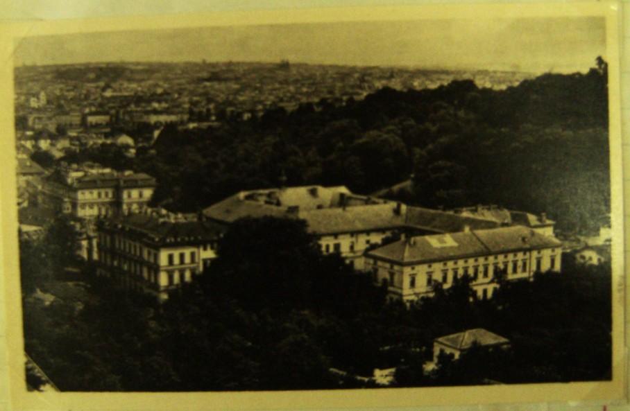 Prag, 1837-1900 ) obr. 13: Nemocnice Milosrdných sester sv. Karla Boromejského během 2.
