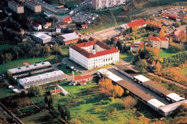 (Zdroj: http://boromejky.cz/53frepy/jpg/dia1.jpg) obr. 22: Domov sv.