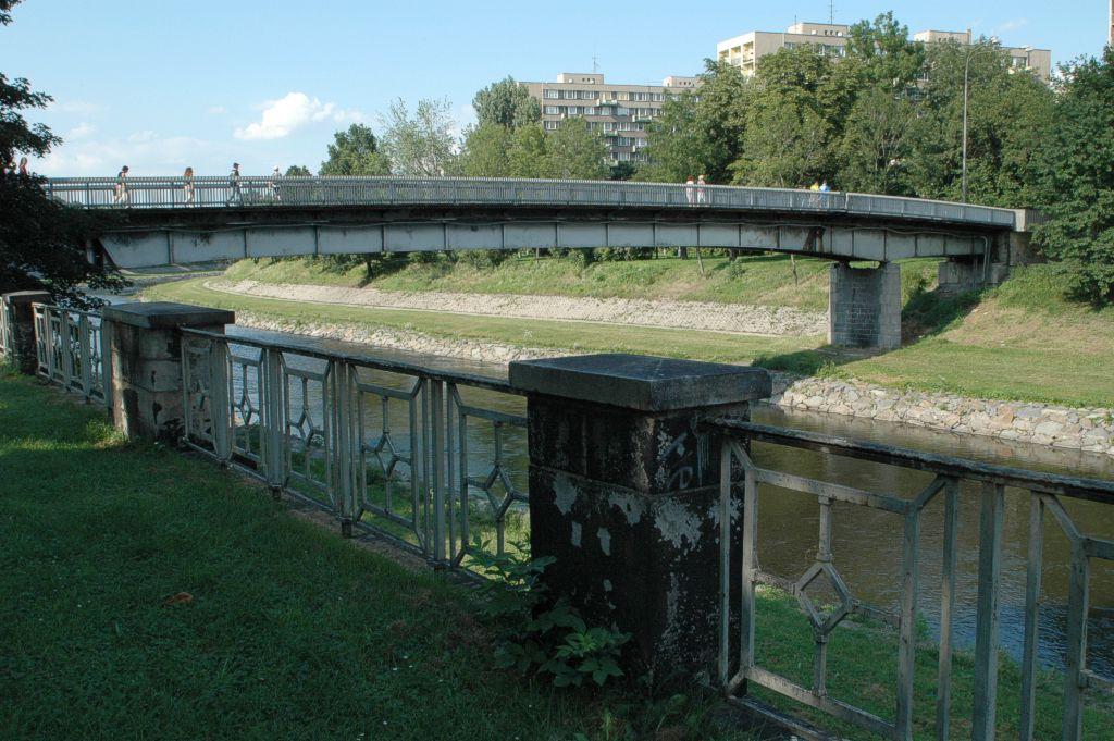 Lávk přes Ostrvici, Ostrv - Kmenec