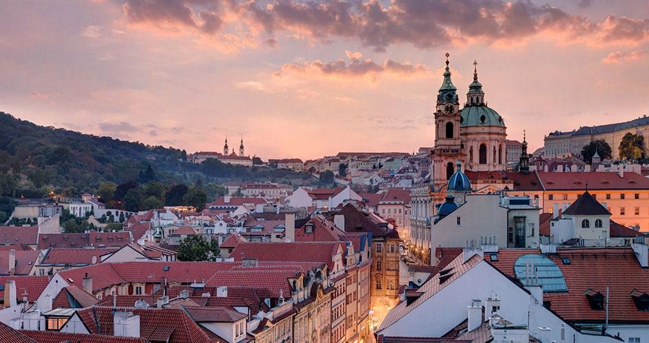 Česko země příběhů Za perlami barokní Prahy Praha Délka: 6 Časová náročnost: 1 den Start Jak se dostat do výchozího bodu Ke Strahovskému klášteru se nejlépe dostanete tramvají č. 22.