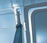 VÁŠ PEUGEOT BOXER PODROBNĚ 105 BEZPEČNOSTNÍ PÁSY Výškové seřízení předních bezpečnostních pásů pro snížení horního ukotvení pásu zatlačte na horní ovladač a posuňte ho směrem dolů, pro zvýšení