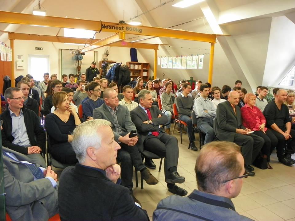 Kdy: 6. prosince 2016 Evropský týden odborných dovedností Kde: Galvamet - Vsetín O co šlo: Škola se dne 6. 12.