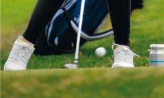 Když moc nerozhazuju, všeho se zřeknu a odpustím si golf, zbude mi i na jídlo, říká s ironií žena, která se stará o dům a zahradu svým známým a za to u nich může bydlet. Smutné, že?