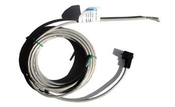 a USB/tLAN převodník (kód EVDCNV00E0) USB/tLAN převodník je po odstranění panelu s LED připojený k servisnímu sériovému portu.