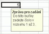 Podobně můžete vytvořit seznam hodnot z oblasti buněk v jiné části listu. Další informace naleznete v tématu Vytvoření rozevíracího seznamu z oblasti buněk.