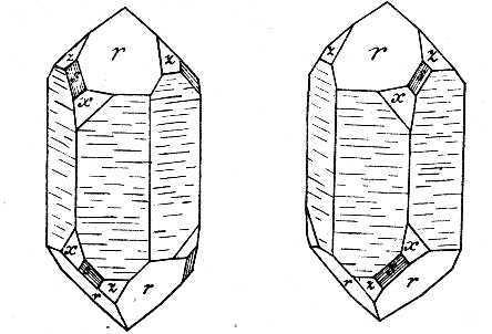 KŘEMEN SiO 2 Symetrie: hexagonální, nízký křemen oddělení trigonálně trapezoedrické a vyšší křemen oddělení hexagonálně trapezoedrické Forma výskytu: Krystalových tvarů byla popsána celá řada.