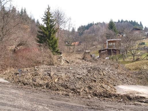 Celkový počet sesuvů zdokumentovaných v dubnu 2006 byl ve Zlínském kraji 47, v Jihomoravském kraji 6.