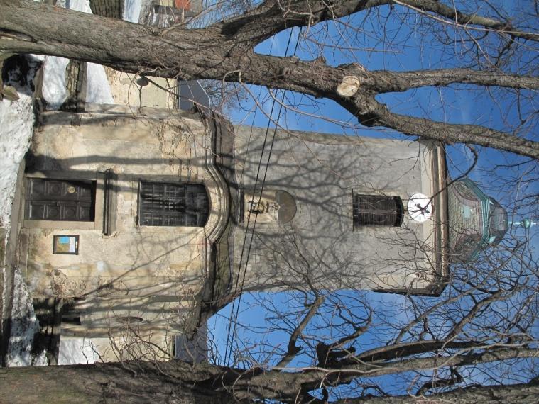 Josefa, průčelí a věž. Foto: autor.