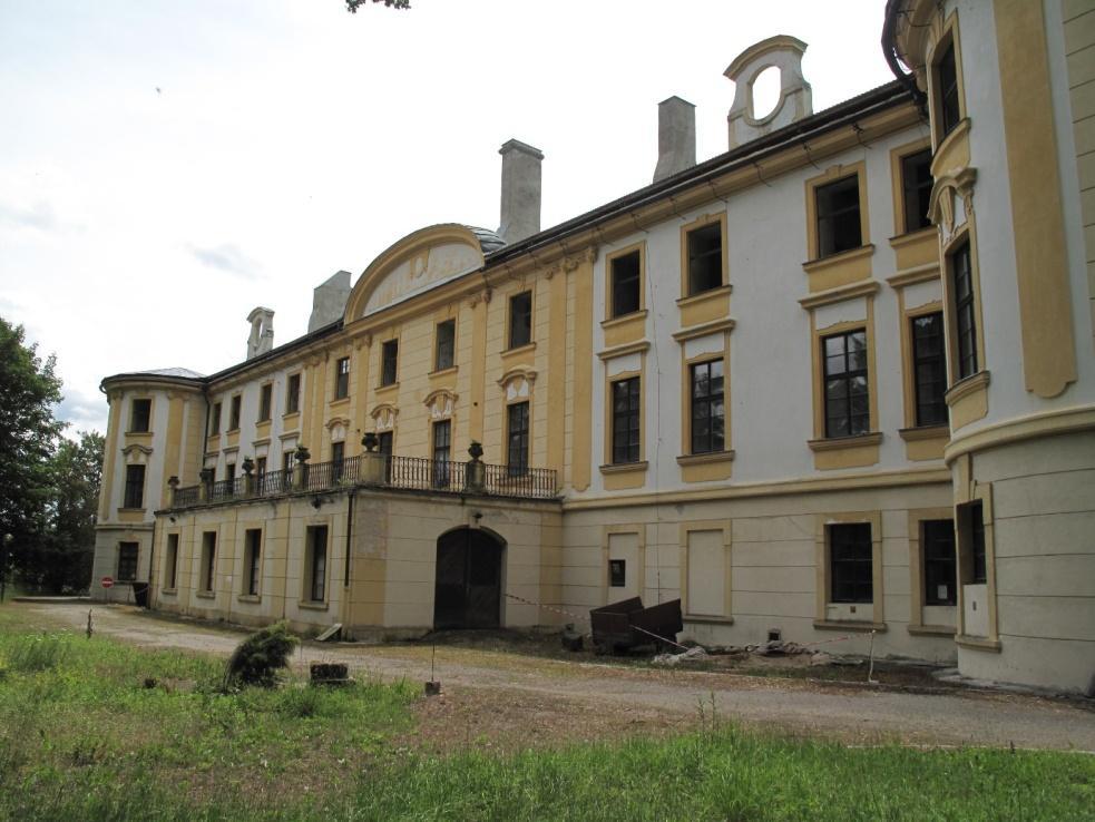 80. Zahrádky u České Lípy, Zámek,