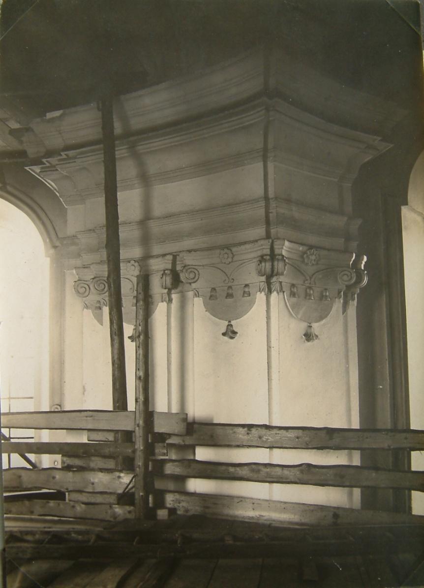 lodi. Foto: autor. 15b. Kostel sv.  lodi, stav před válkou.