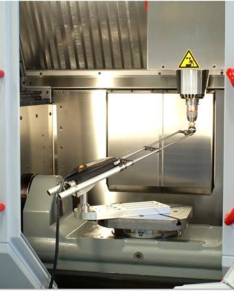 3 LASERTRACER (LTC) Jedná se o laserový systém, který slouží ke kalibraci obráběcích strojů a také souřadnicových měřicích strojů.