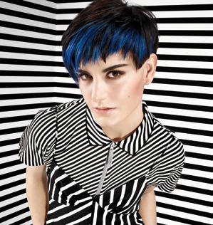TRENDY PRO JARO A LÉTO 2017 STRIPE TEASE Pruhy a proužky všech barev, směrů a zakřivení se opět dostávají do popředí.