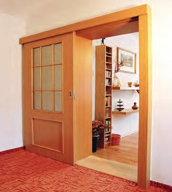 Pro uzamykatelné posuvné dveře je dodáván sloupek, jehož povrch je shodný s dezénem hranovací pásky ostění slepé zárubně.