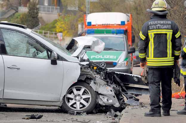 20 AUTOPOJIŠTĚNÍ Speciál Dopravní nehoda v zahraničí Dopravní nehoda je vždy nepříjemná a stresující záležitost. Vždy k ní dojde ve chvíli, kdy ji nejméně čekáme.