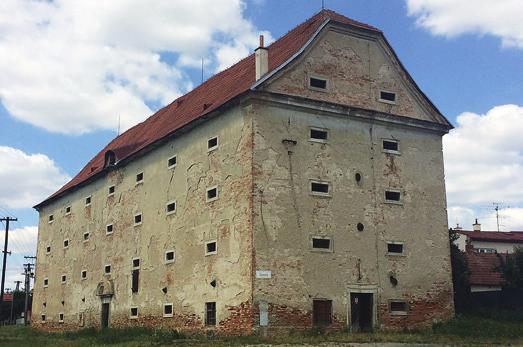Stanoviště bez zdroje vody se vybaví napajedlem. Jednotliví včelaři jsou ve své organizaci vyrozuměni s výsledky odevzdaných vzorků.