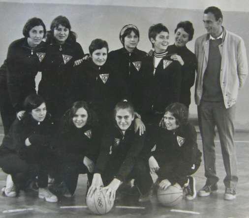 Hráli a dávali body Muži: Slav 222, Samec 180, Mužík 175, Elhota 164, Čarek 121, Koch G. 107, Koch J. 107, Hošek 68, Vondřička 45, Samec P. 43, Weinzettel 6, Čech 2.