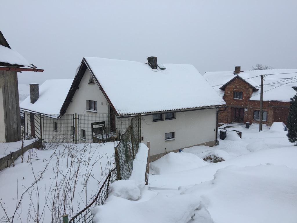 ZNALECKÝ POSUDEK č. 6534-074/17 o obvyklé ceně rodinného domu č.p. 10, s příslušenstvím a pozemky parc. č. St. 13, č. 16/2 a č. 28/1 v kat.