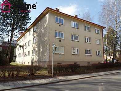 Prodej bytu 2+1 60 m2 Svitavy, okres Svitavy 1 590 000 Kč Nabízíme Vám ke koupi kompletně zrekonstruovaný zděný byt na ulici Dvořákova ve Svitavách.Byt se nachází v 1.n.p. činžovního domu.