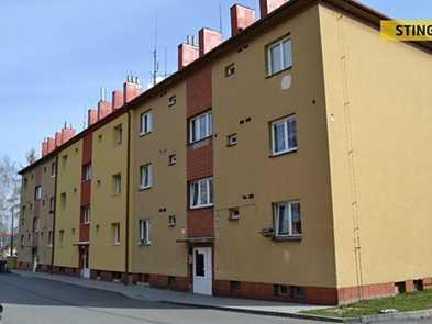 byt prošel kompletní rekonstrukcí Hodnocení: Redukce pramene ceny - nabídka RK - koeficient 0,90; Velikosti objektu - oceňovaný byt - koeficient 1,00; Poloha - v podobné poloze - koeficient 1,00;