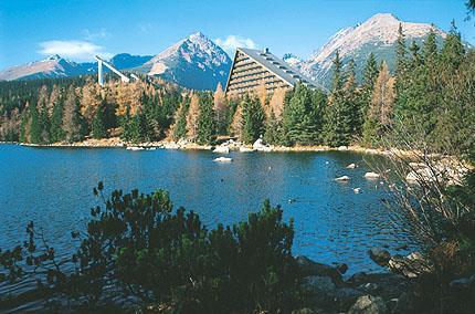 Štrbské pleso (1346 m) je najznámejšie a najnavštevovanejšie tatranské pleso. Názov vyplýva z polohy v historickom štrbskom chotári.