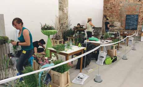 akce TEXT Daniela Urešová FOTO redakce Děčín ovládl industriál Letošní ročník Mistrovství floristů České republiky Děčínská kotva 2015 se nesl v duchu starých továren a krásy křehkých květů.